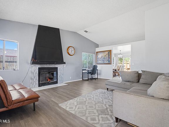 3rd image of 8581 Jacaranda Ave