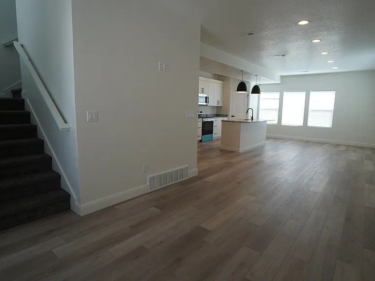 2925 S Highway 89 #12 — Photo 6