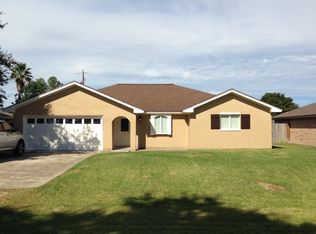 255 Circle Dr, Bridge City, TX 77611
