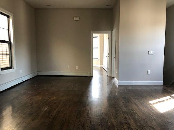 5th image of 811 E 226th St #2