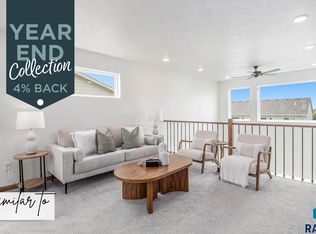 8021 E Tencate Pl, Sioux Falls, SD 57110