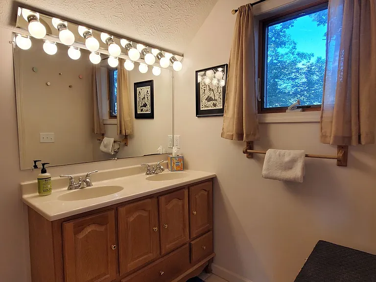 4390 Lakeview Trl — Photo 19