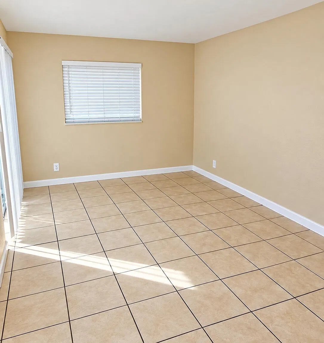 2 bed, 1.0 bath, 746 sqft, $1,900 — Photo 3