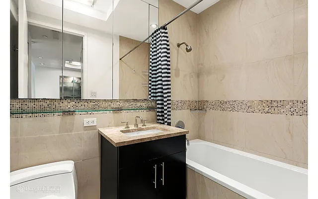 Rented by Douglas Elliman | media 19