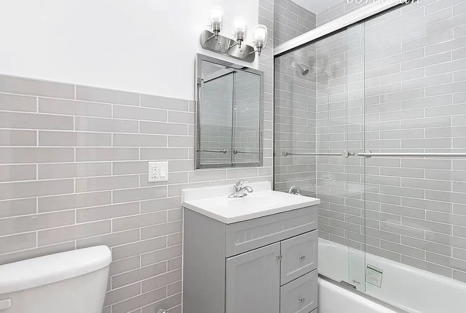 2nd image of 194 22nd St #2F