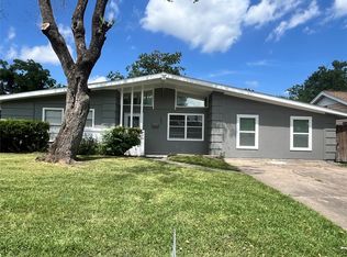 805 N 12th St, La Porte, TX 77571