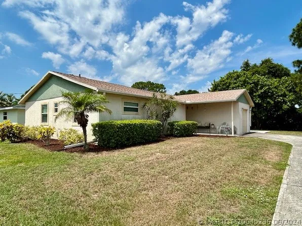 2246 SE Wald St, Port Saint Lucie, FL 34984
