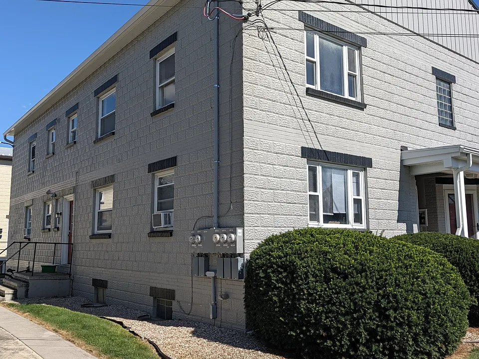 579 Guilford Ave #4