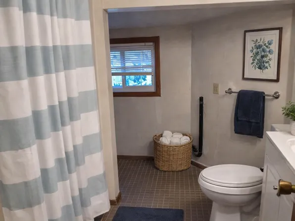 145 Randall St #2, Worcester, MA 01606