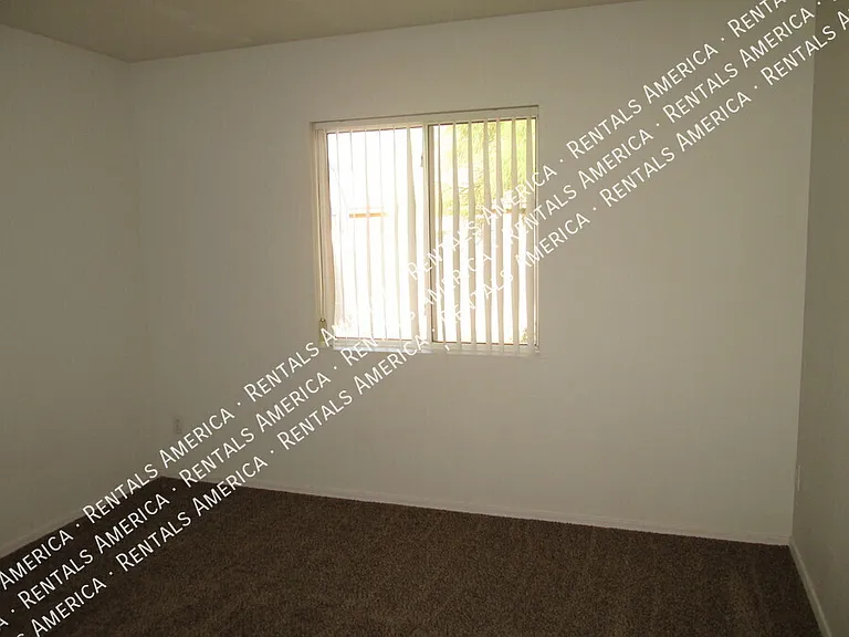 144 S Mulberry St — Photo 23