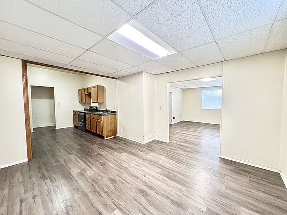 4th image of 164 S Franklin St #1