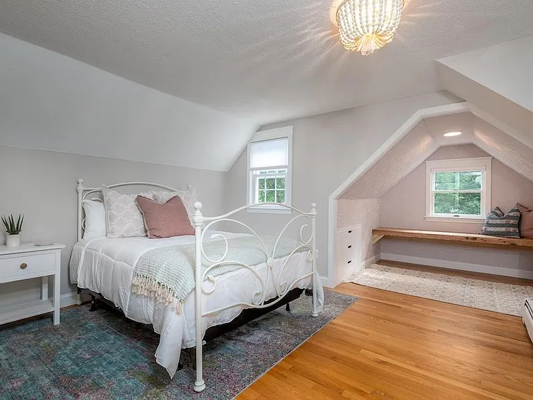 Full size bed with 2 twins