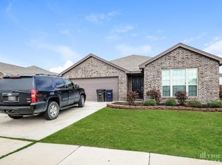 8429 Weeping Cherry Ln, Fort Worth, TX 76140