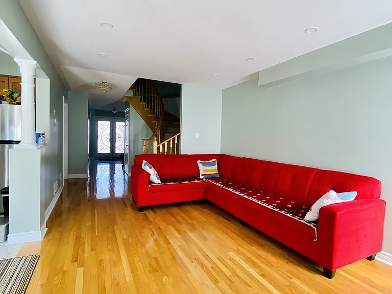 36 Earl Grey Cres — Photo 5