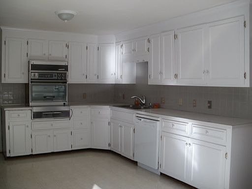 3rd image of 207 Connecticut Ave