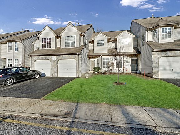2nd image of 2203 Grassy Hollow Dr