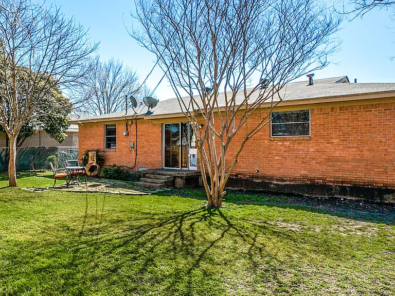 512 Vernet St — Photo 13