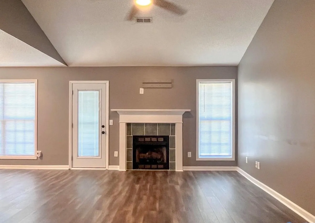 3 bed, 1250 sqft, $1,695 — Photo 3