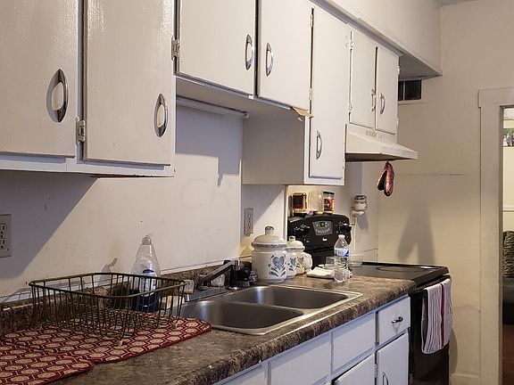 3rd image of 228 Lincoln Ave