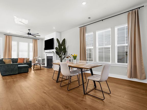 2nd image of 109 Marions Oak Dr
