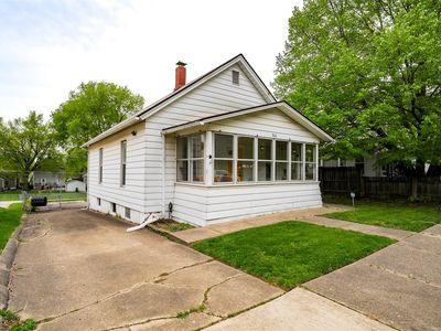 906 E Chestnut St, Bloomington, IL, 61701
