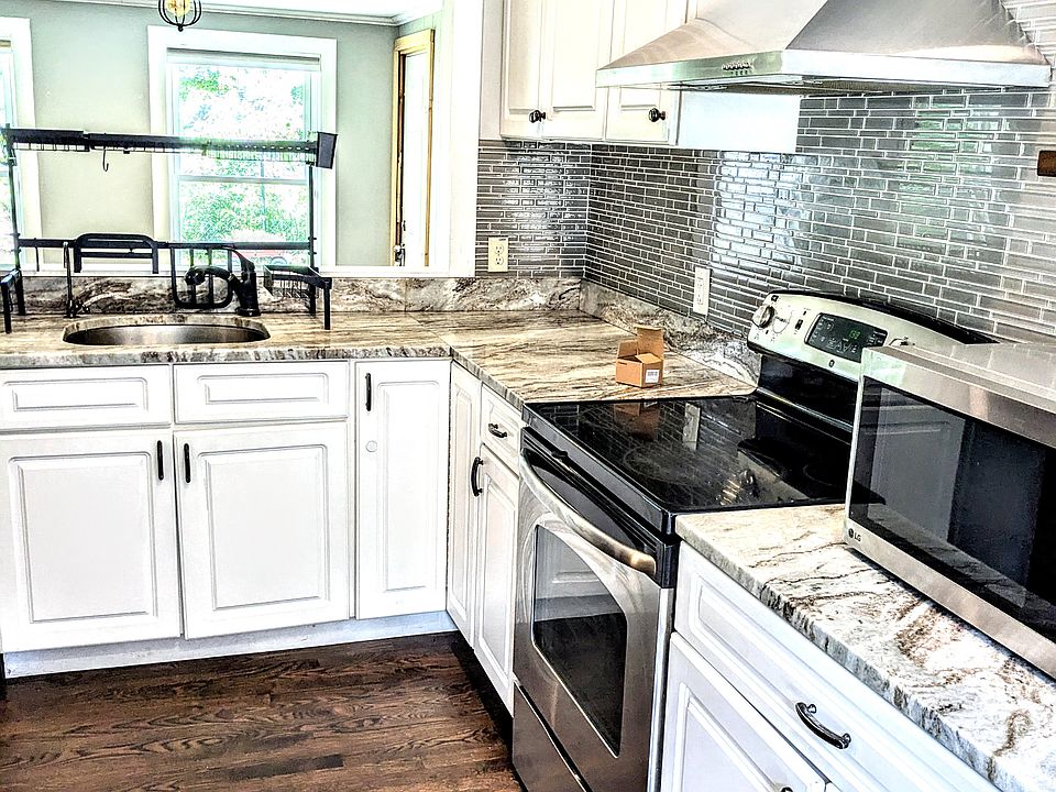 Kitchen-microwave-dish washer-stove-refrigerator