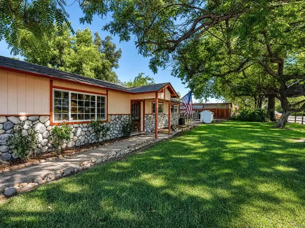 2147 Raymond Ave, Ramona, CA 92065