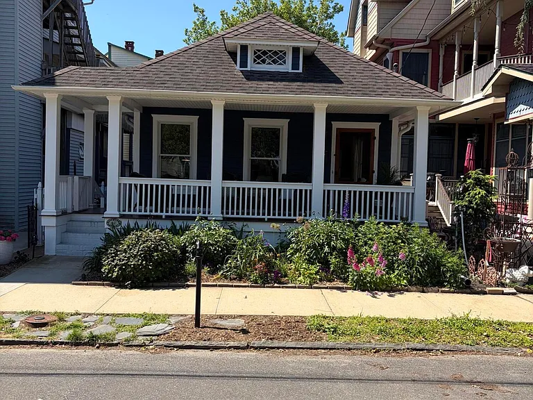 82 Abbott Ave — Photo 29