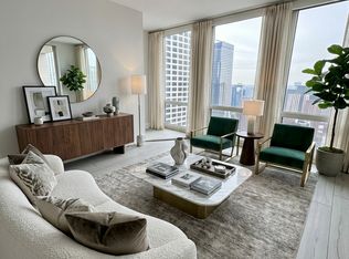 111 E Chestnut St APT 39D, Chicago, IL 60611