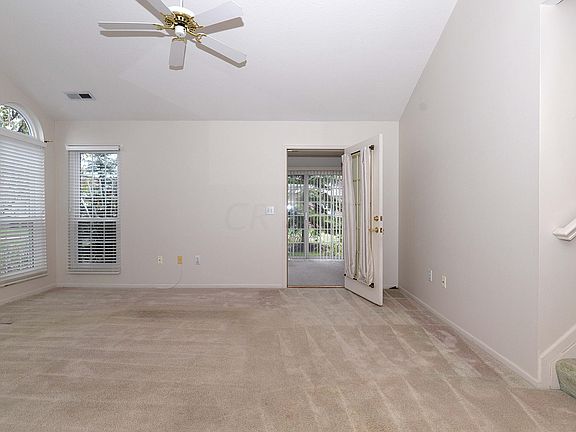 5th image of 3656 Colonial Dr