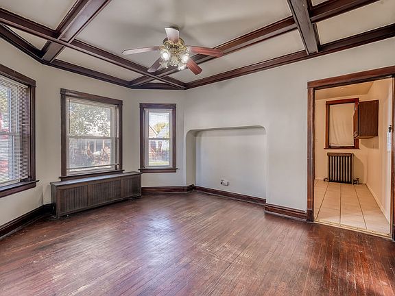 4th image of 563 N Lawler Ave