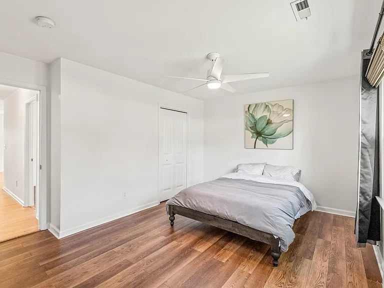 1118 Polk St — Photo 15