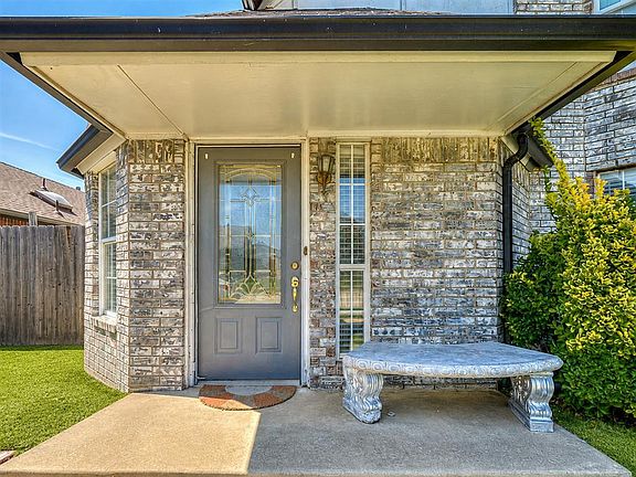 2nd image of 2101 Westmore Dr