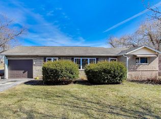 1075 Apricot St, Hoffman Estates, IL 60169
