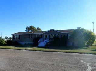 1306 Custer Dr, Washburn, ND 58577