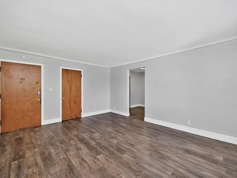 6612 Bantry Ave #8 — Photo 9