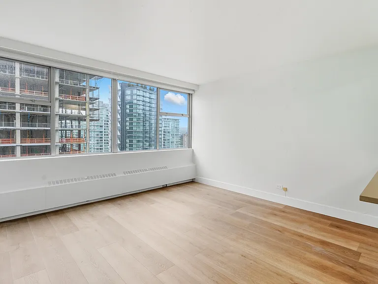 1450 Georgia St W — Photo 21
