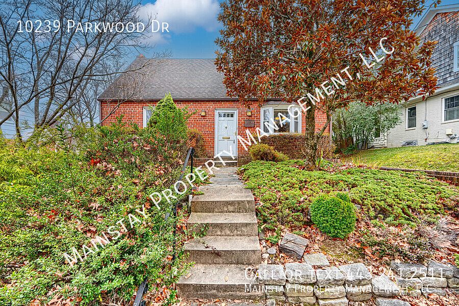 1st image of 10239 Parkwood Dr