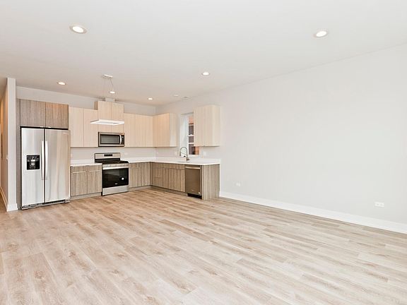 2nd image of 2725-37 N Ashland Ave #2731-3S