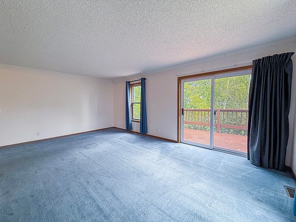 4th image of 1669 N Heights Ave