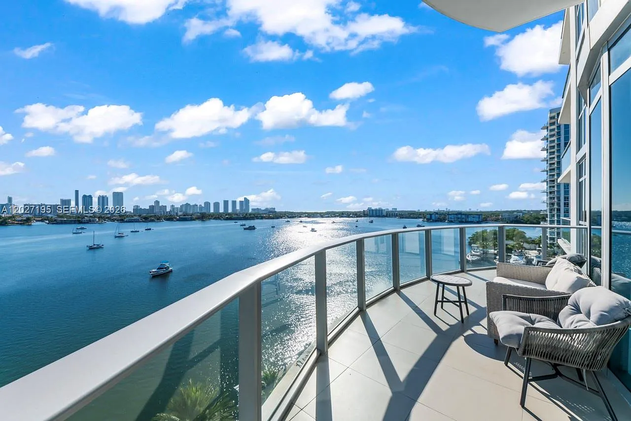 Marina Palms Residences N — Photo 1