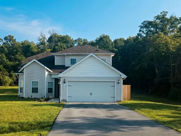 165 Rappahannock Run, Falling Waters, WV 25419