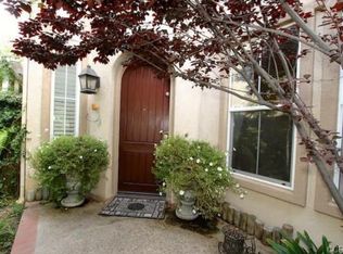 7 Upland, Irvine, CA 92602