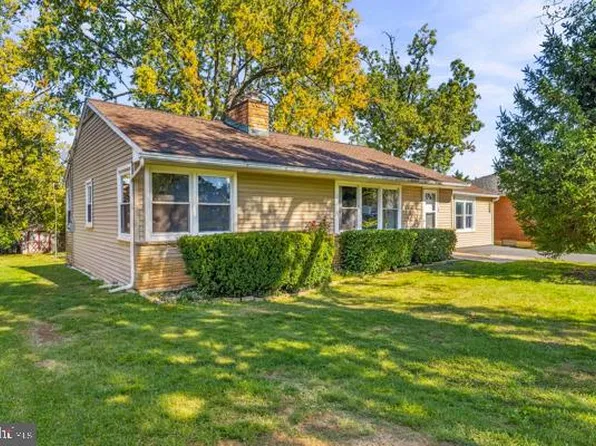 18720 Rolling Rd, Hagerstown, MD 21742