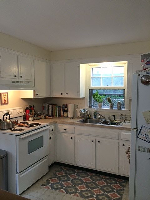 kitchen on the 48 Tentht side