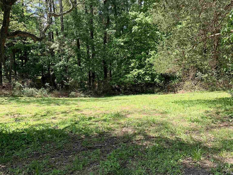 2nd image of 155 Hawthorn Hollow Rd