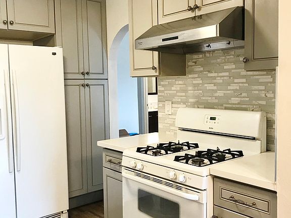 4th image of 2737 Mauricia Ave