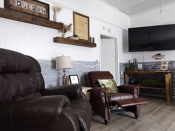 3rd image of 400 Gooch Rd