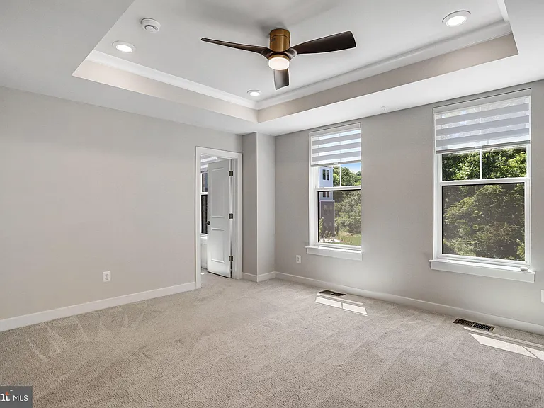 45181 Drowes Ter — Photo 20