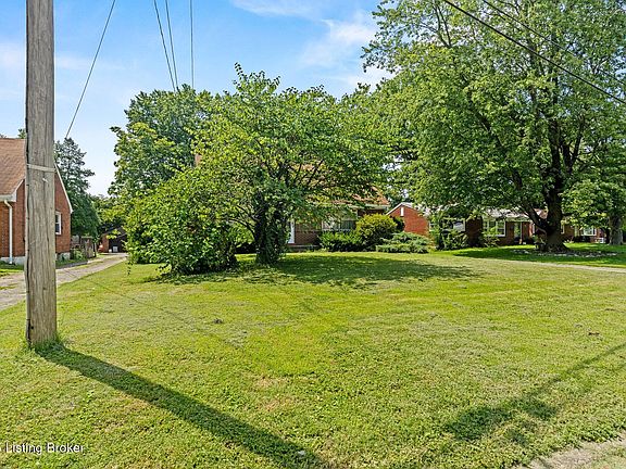 3rd image of 1715 Larkmoor Ln